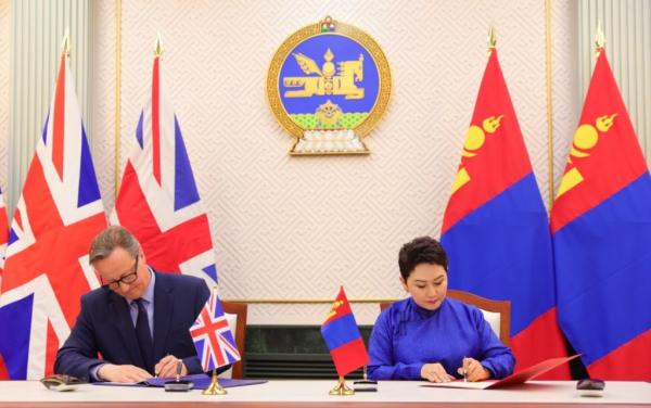 英国David Cameron外務・連邦・開発大臣の訪問により英国がモンゴルとレアメタル分野で協力するスタートを築いた