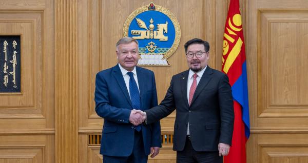 G.Zandanshatar首相が在モンゴルロシア大使と会談した