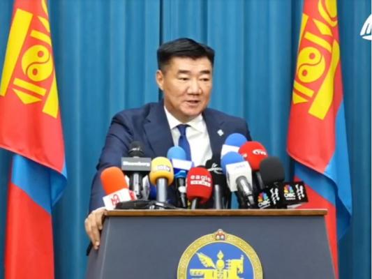 S.Byambatsogt内閣官房長官が臨時閣議の決定を発表した