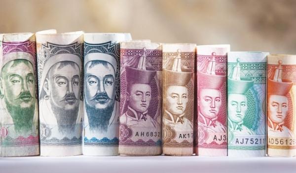 中央銀行、26年後半まで利下げ見送りか　インフレ警戒