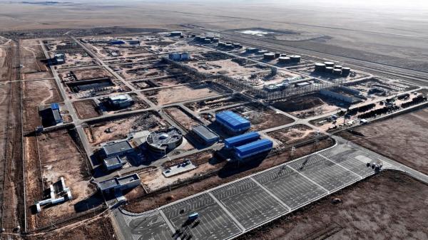 製油所建設、設備据え付け本格化