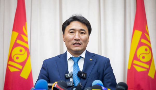 工業・鉱物資源大臣のG.Damdinnyam氏へのインタビュー：「石油精製工場プロジェクトを悪く見せたい人々が多い」