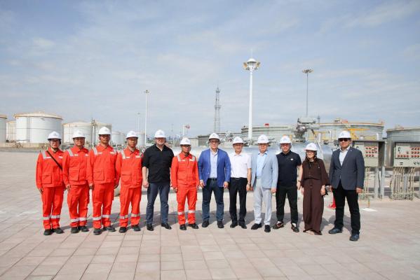 N.Nomtoibayar副首相、中国国家石油天然気管網公司を視察