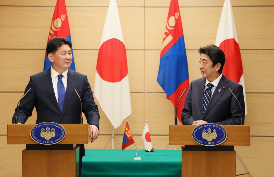 日本を公式訪問中のU.Khurelsukh首相は、安倍晋三内閣総理大臣と首脳会談を行った。概要は以下のとおり。