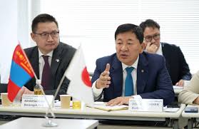 道路交通大臣、定例会合で日本国大使・JICA代表団と空港拡張を協議