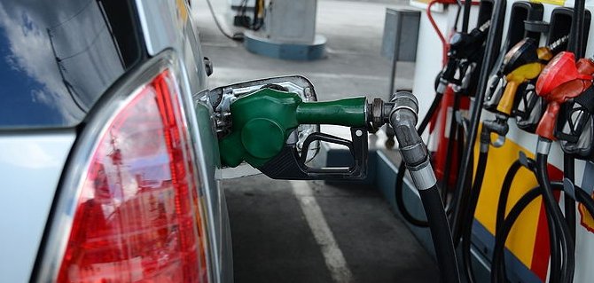 首相、中国にAI-92ガソリンを月1万2,000～1万5,000トン安定供給するよう要請